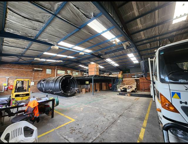 839M² WAREHOUSE FOR SALE IN TUNNEY